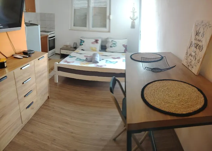 بيت ضيافة Laca